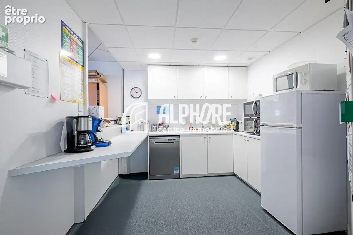 Bureaux à vendre / louer - Saint Nazaire -194m2 - photo 11
