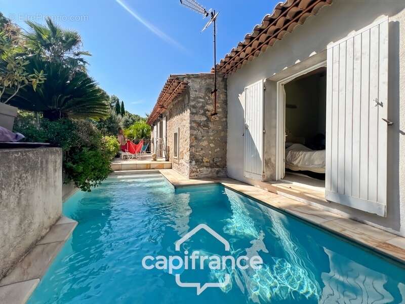 Maison à vendre 6 pièces HYERES (83) - Charme de l'ancien - 4 chambres - 200m2 habitables - Piscine - possibilité 2 appartements - photo 69