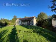 Maison à LA CHAPELLE-DE-LA-TOUR