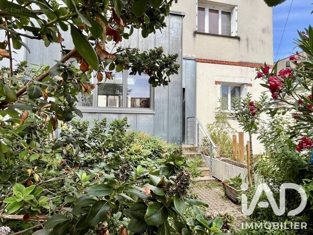 Photo 1 - Maison à TOURS
