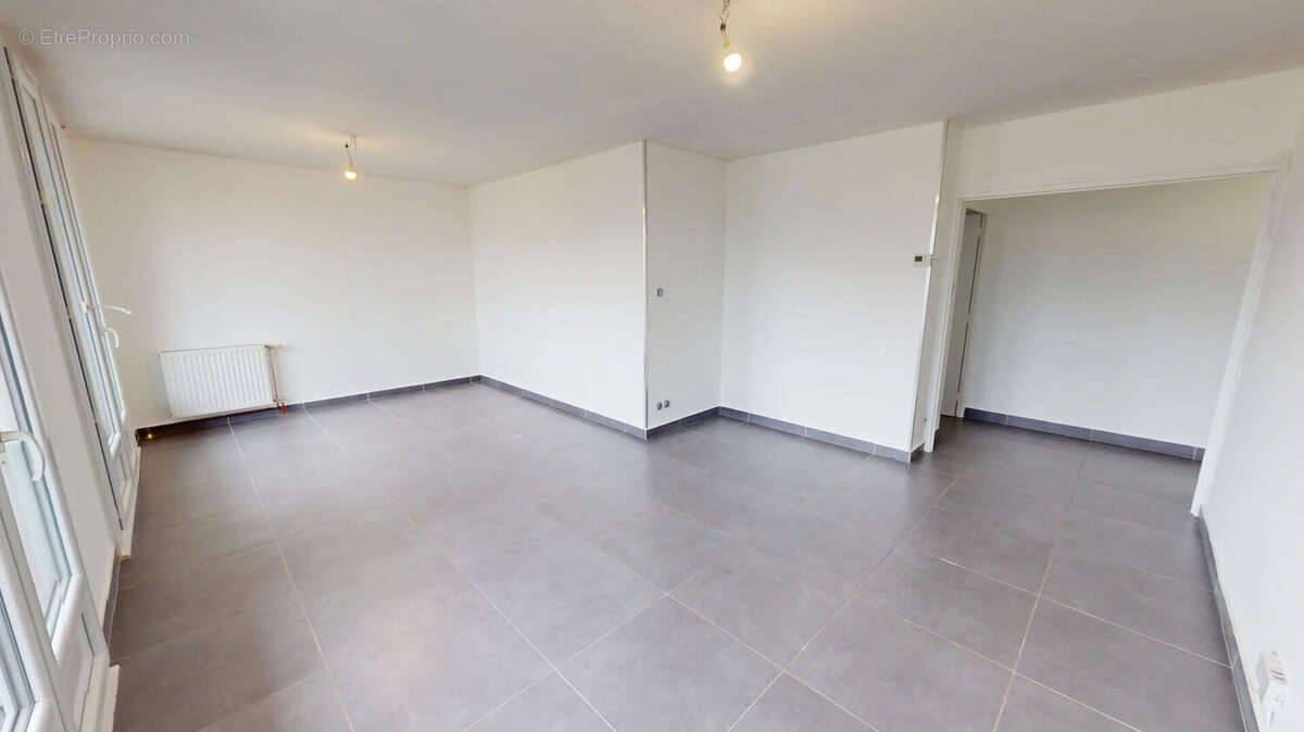 Appartement à SAINT-MARTIN-D'HERES