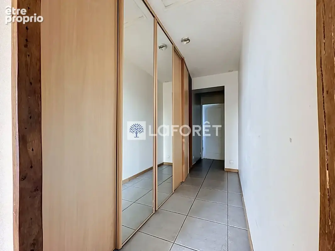Maison avec beau potentiel, 4 chambres et double garage - La Peyratte - photo 13