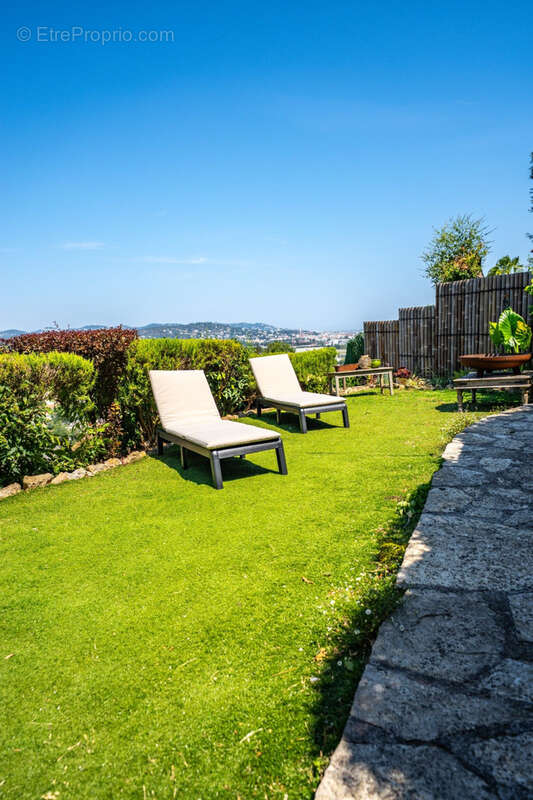 Maison avec pleine vue mer et iles de lerins - photo 14