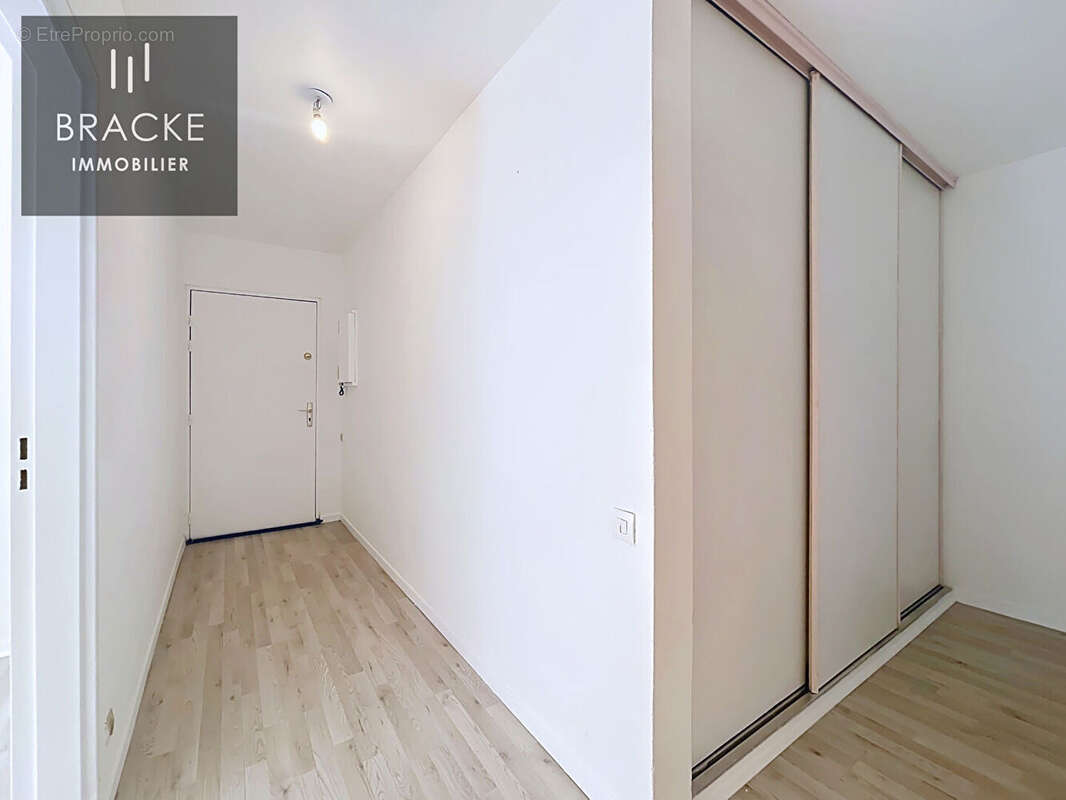 Appartement à COURBEVOIE