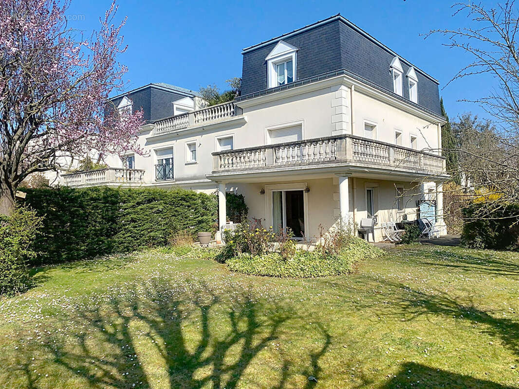 Appartement à SAINT-MAUR-DES-FOSSES