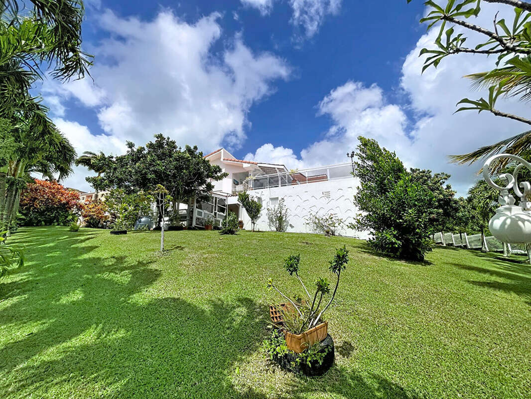 Maison à SCHOELCHER