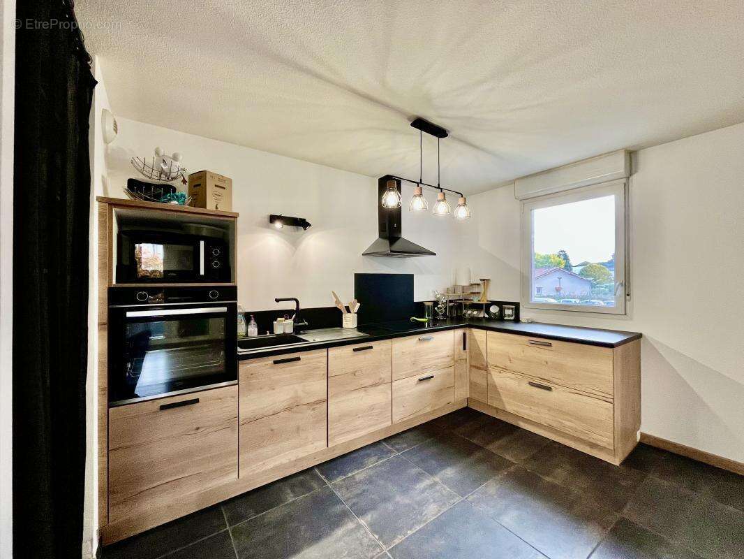 Appartement à BOURGOIN-JALLIEU