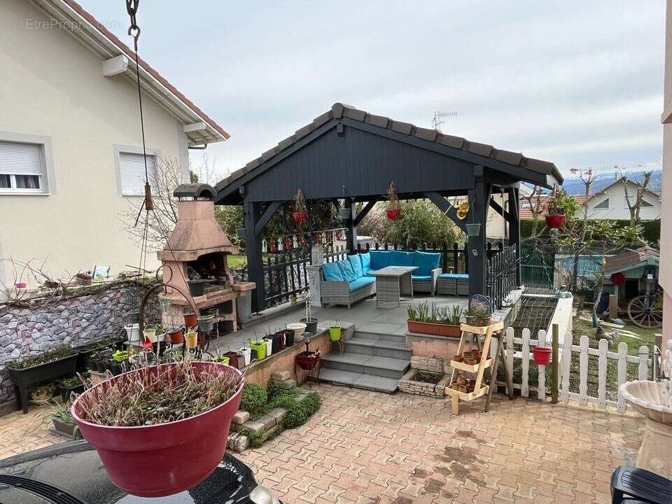 Appartement à VETRAZ-MONTHOUX