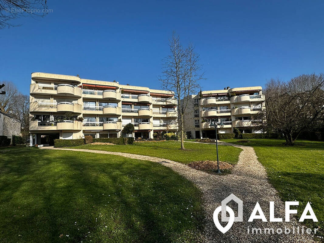 Appartement à ENGHIEN-LES-BAINS