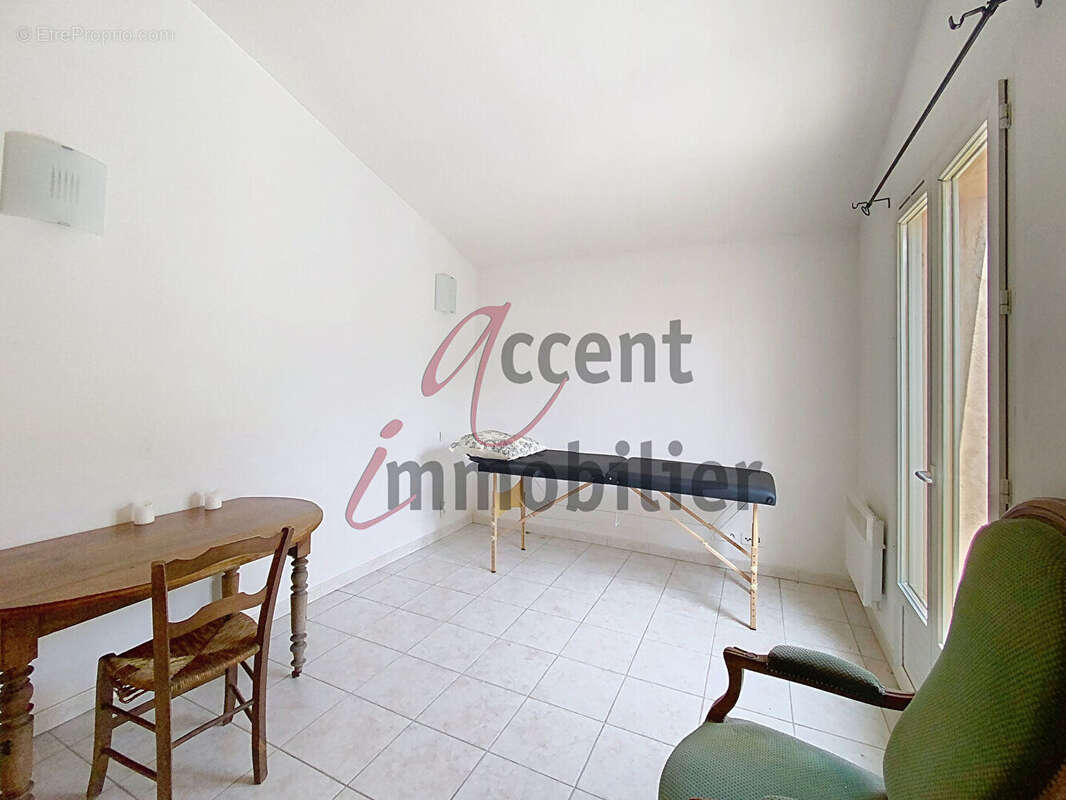 Maison à SAINT-SATURNIN-LES-APT