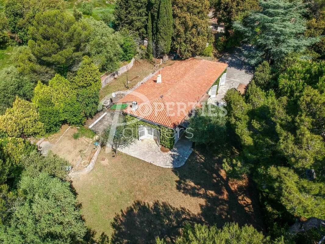 Maison à EZE