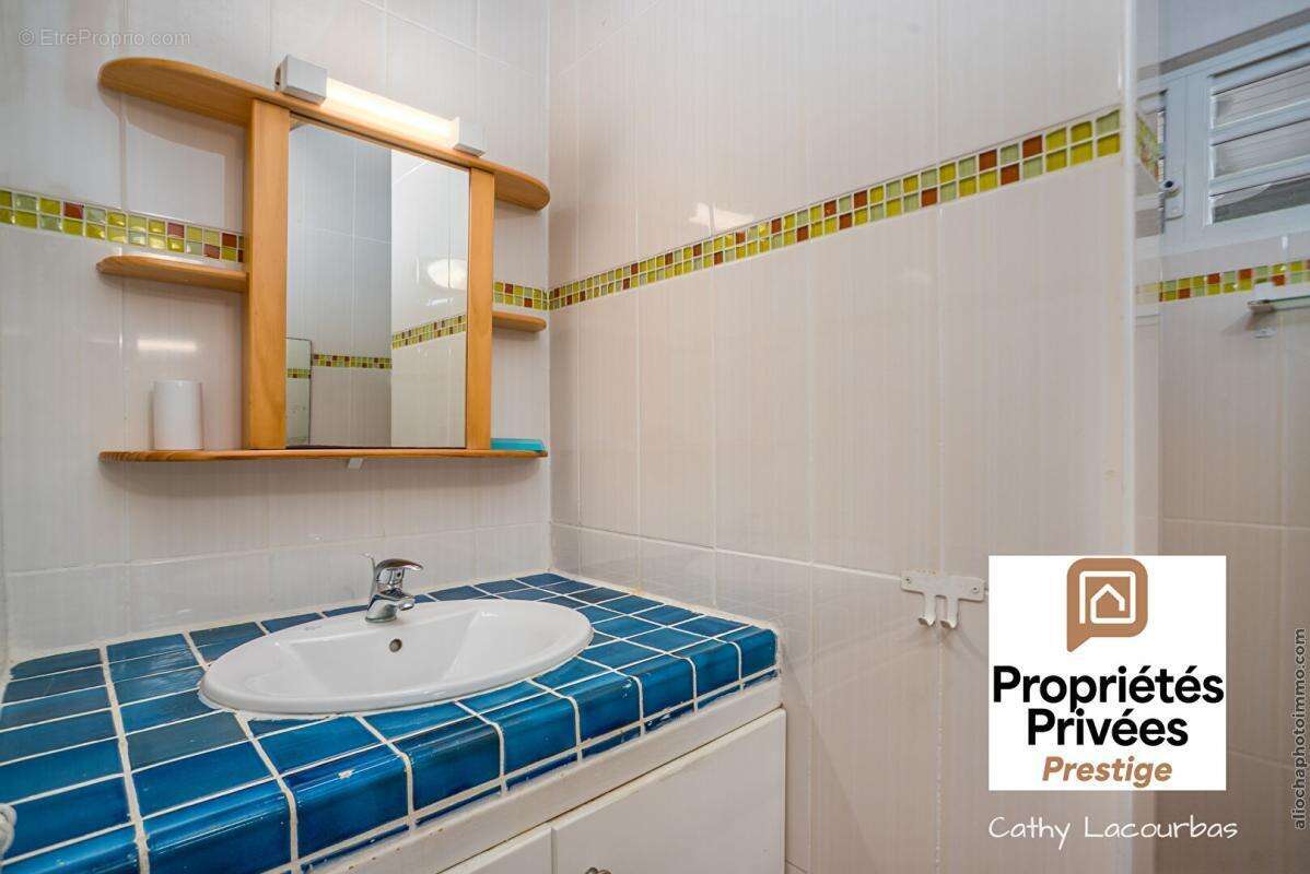 Superbe Appartement T3 Duplex ,vue mer exceptionnelle et piscine- Bouillante - photo 13