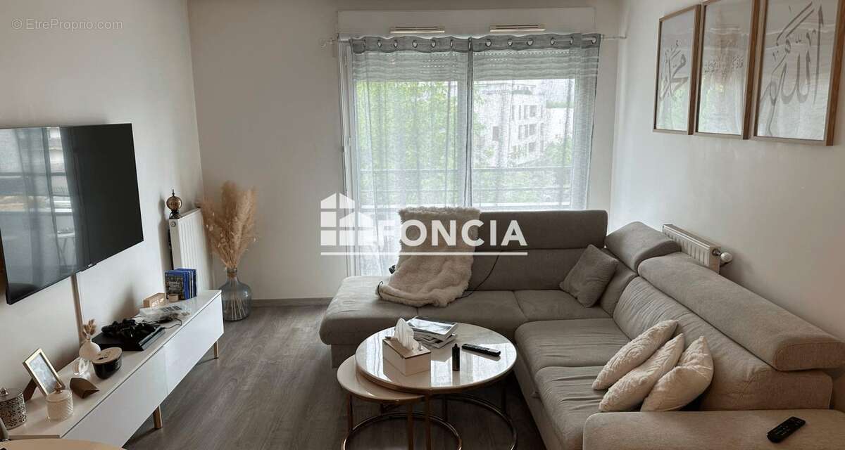 Appartement à FLEURY-MEROGIS