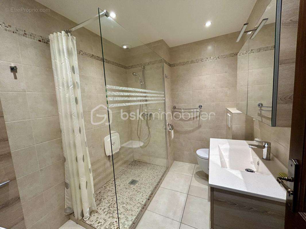 Maison à SOLLIES-VILLE