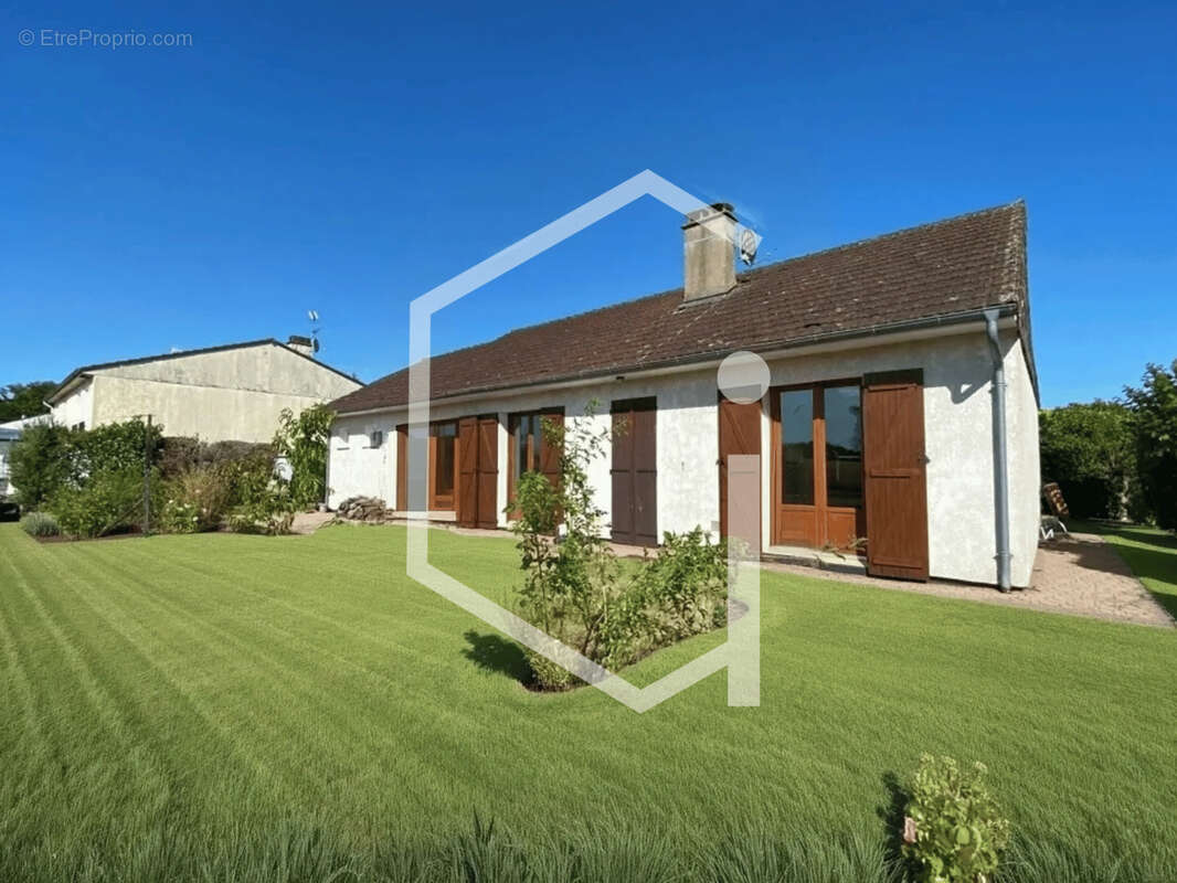 Maison à COSNE-COURS-SUR-LOIRE