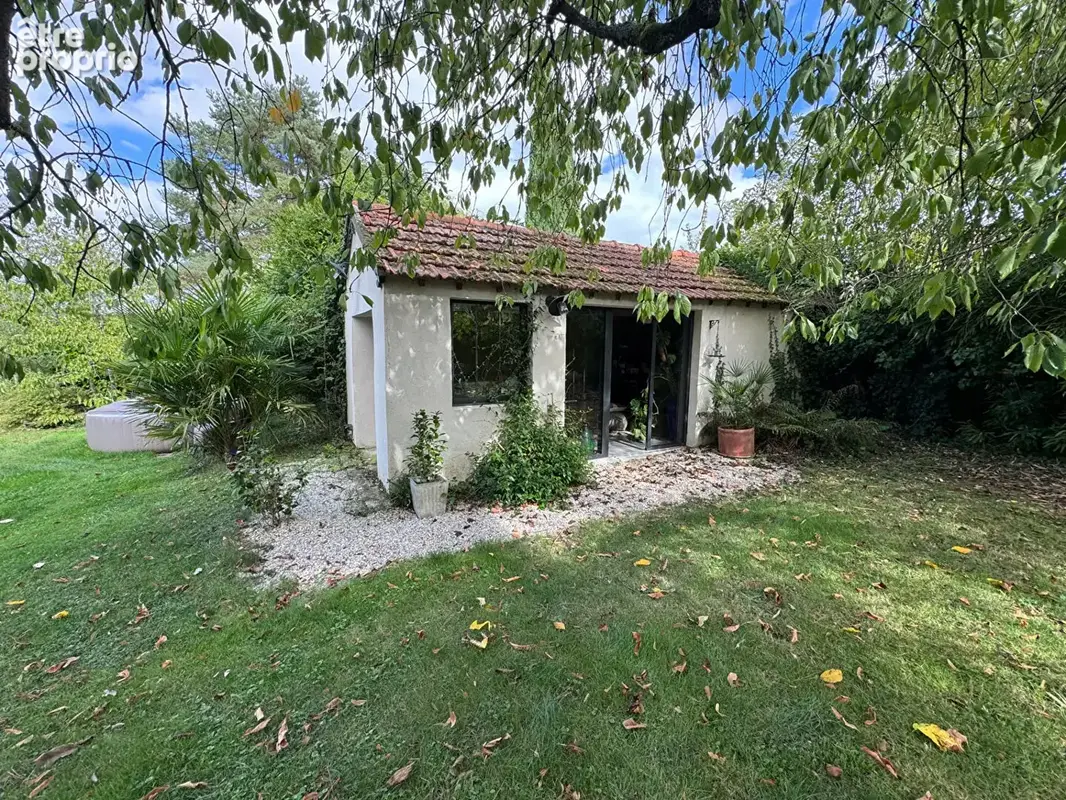 Charmante maison ancienne entièrement rénovée avec très beau jardin et dépendance  Montfort l 'Amaury / Méré  5 pièces 110 m2 - photo 9