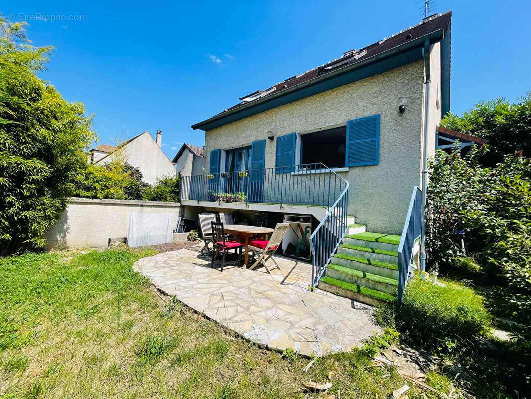 Maison à SARTROUVILLE