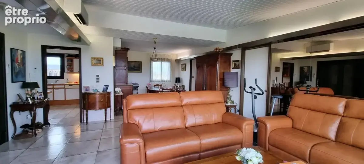 UNIQUEMENT à l'AGENCE CHARBIT  : splendide appartement en Centre ville avec terrasse de 50 m² et parking - photo 5