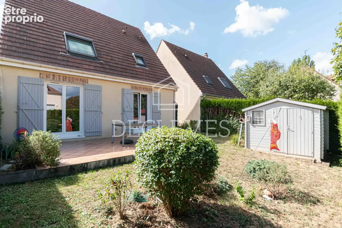 ORGEVAL — PLEIN CENTRE-VILLE - Maison avec jardin de 260 m2 - photo 14