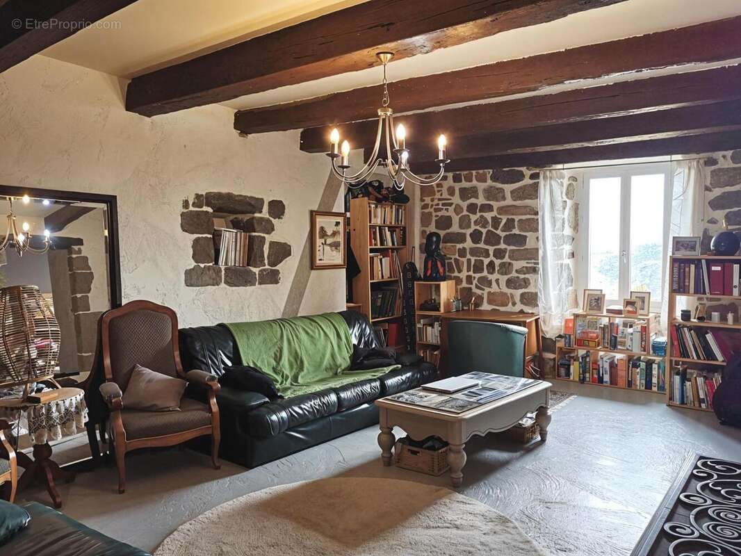   - Maison à VALS-LES-BAINS
