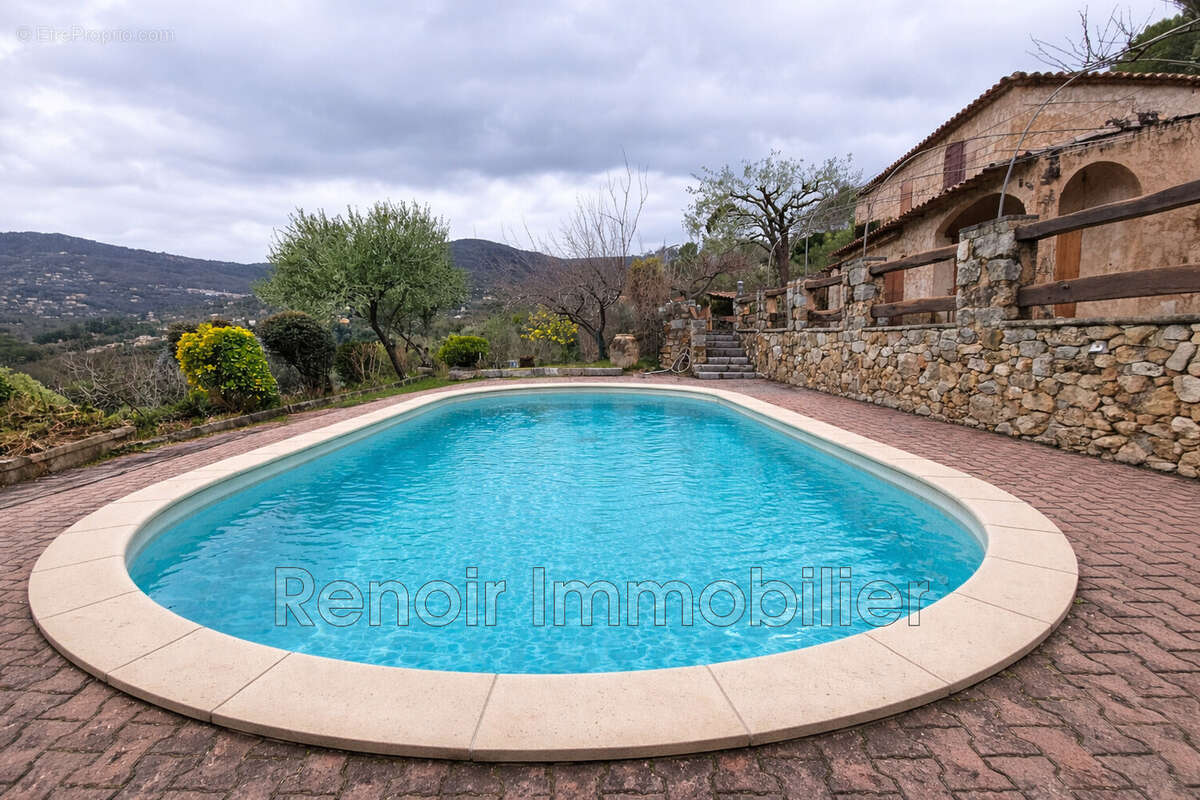Maison à TOURRETTES-SUR-LOUP