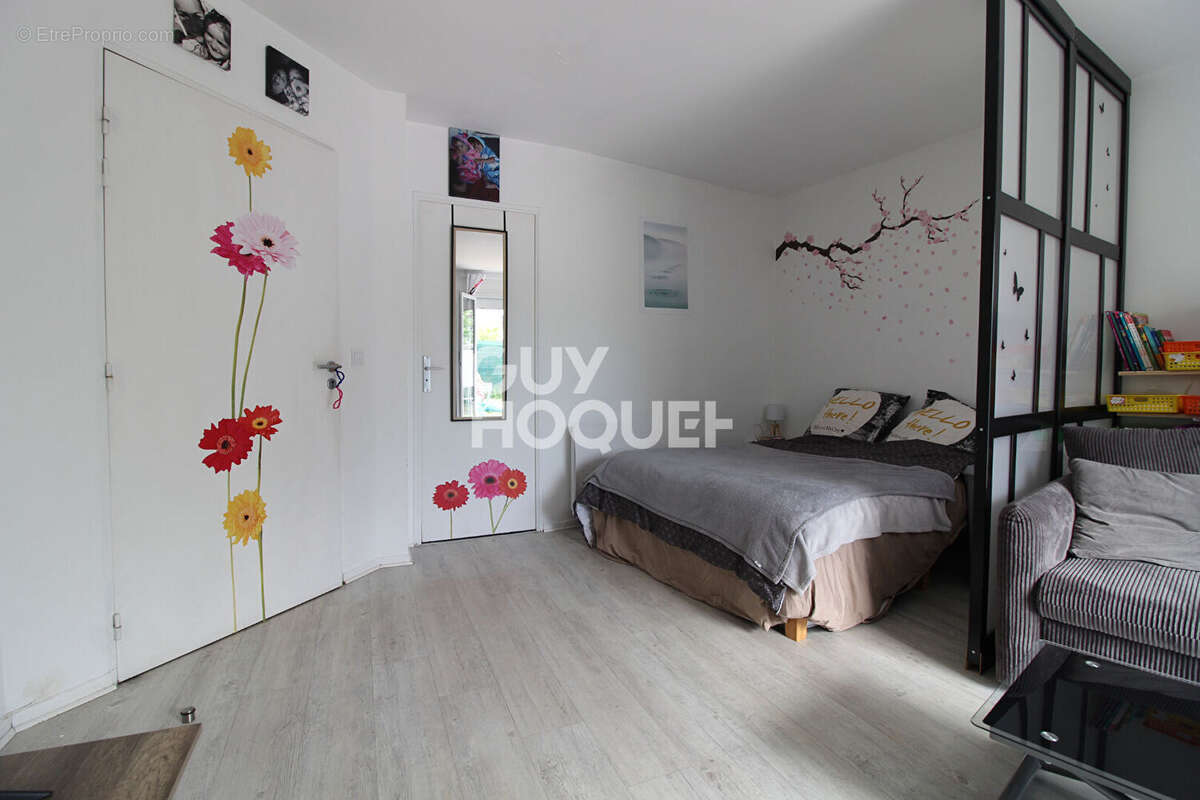 Appartement à VERNEUIL-L'ETANG