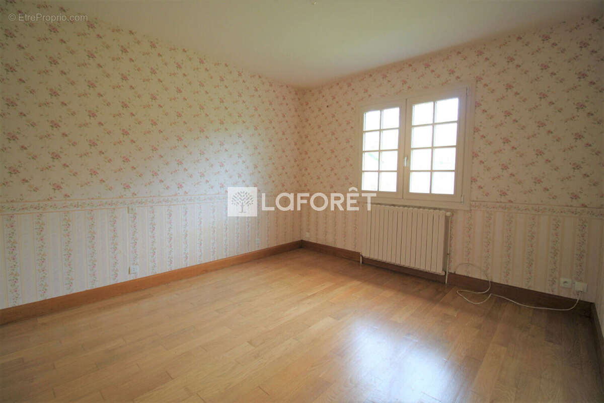 Maison à CONDAT-SUR-TRINCOU