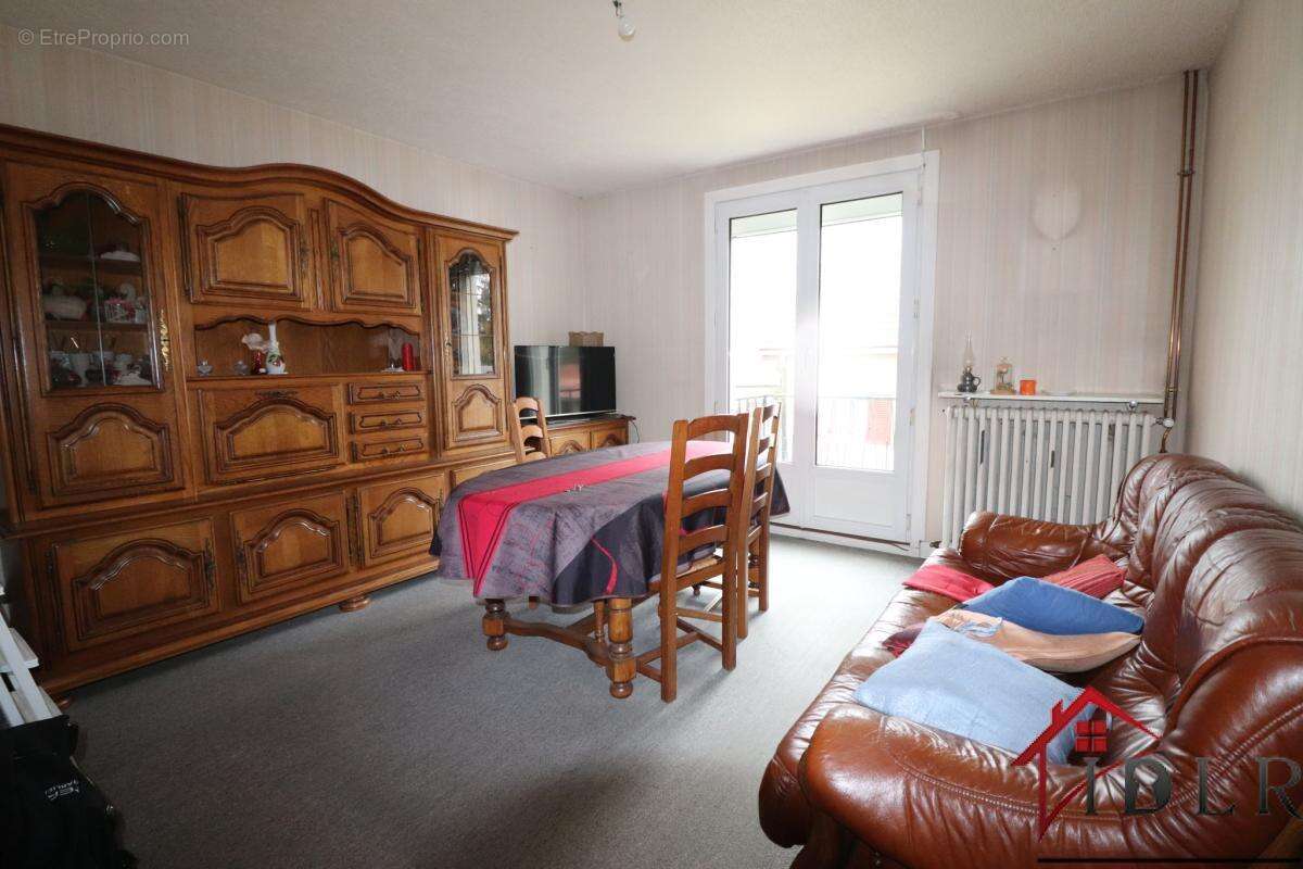 Maison à LA RIVIERE-DRUGEON