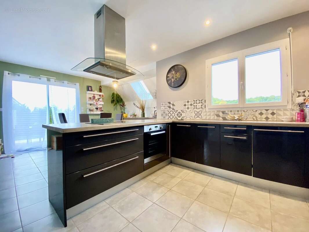 Maison à FONTAINE-SOUS-JOUY