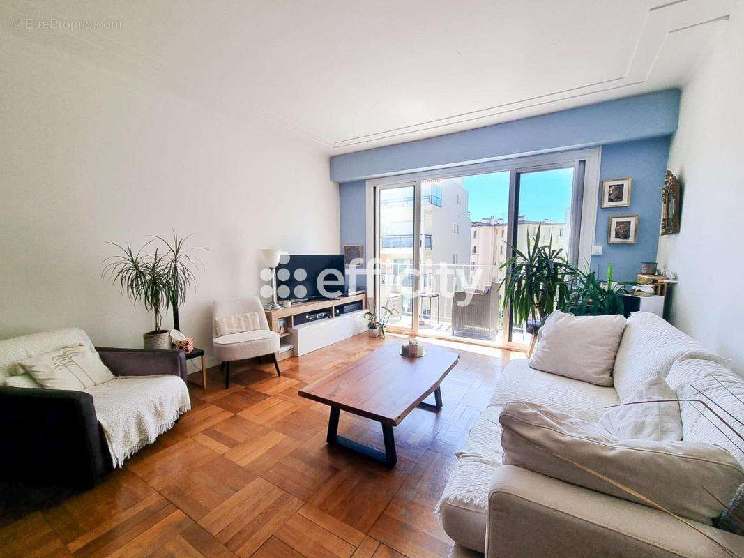 Appartement à LE CANNET