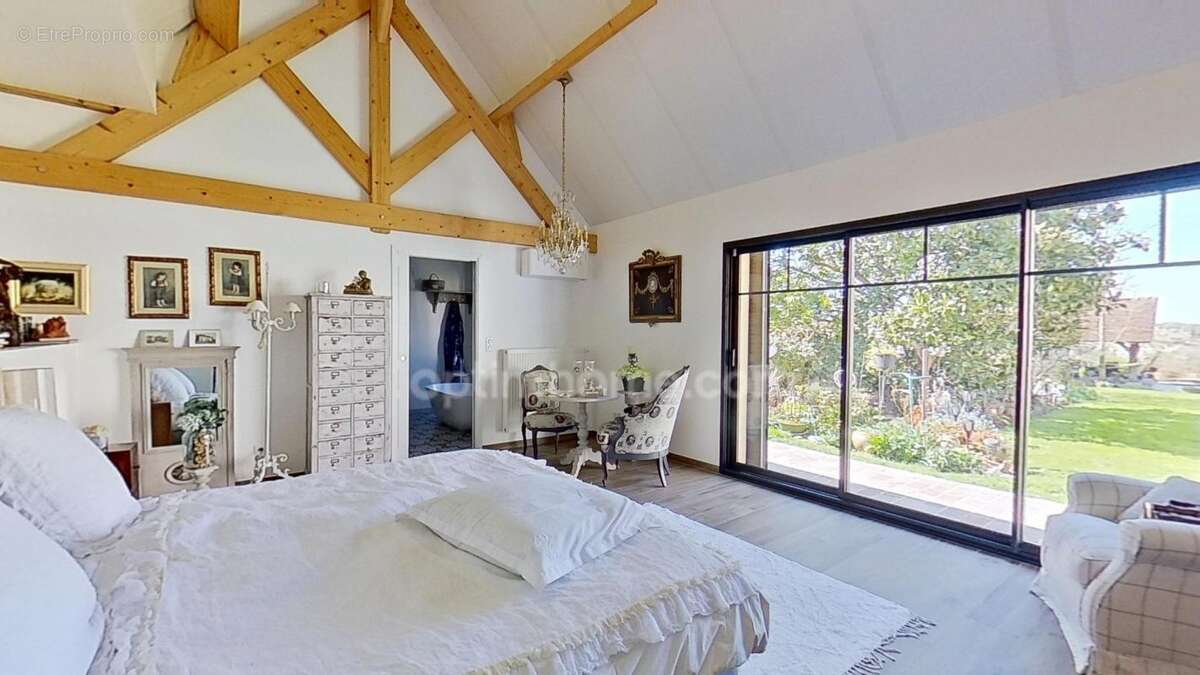 SAINT SIMEON - Longère de 11 pièces avec 2 piscines et 6 chambres sur 8700 m² - photo 7