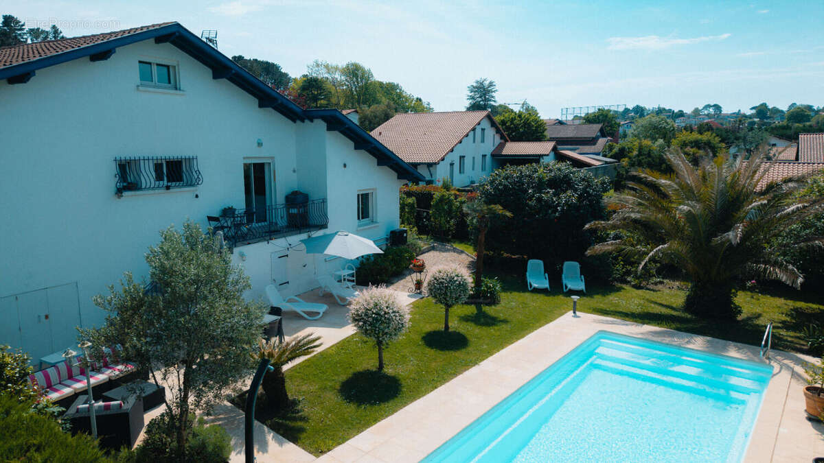 Maison familiale avec studio indépendant - photo 10