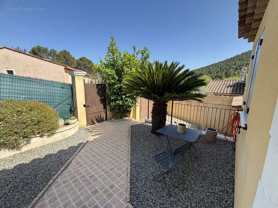Maison à FIGANIERES