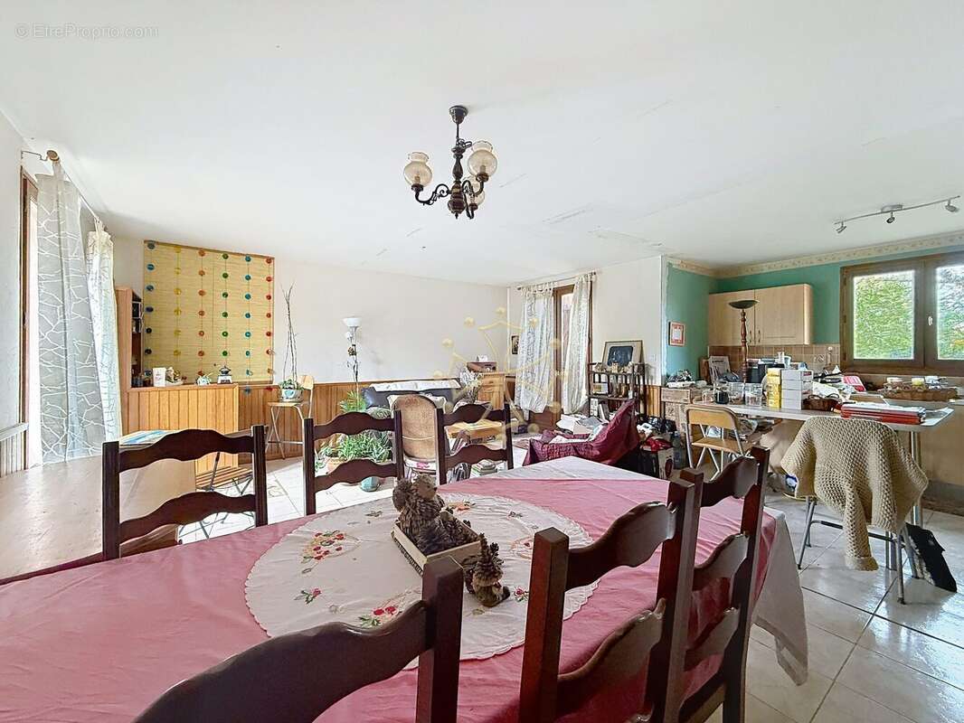 Maison à MONTBERON