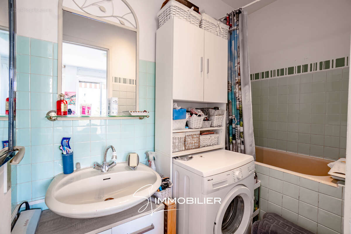 Appartement à MARSEILLE-6E