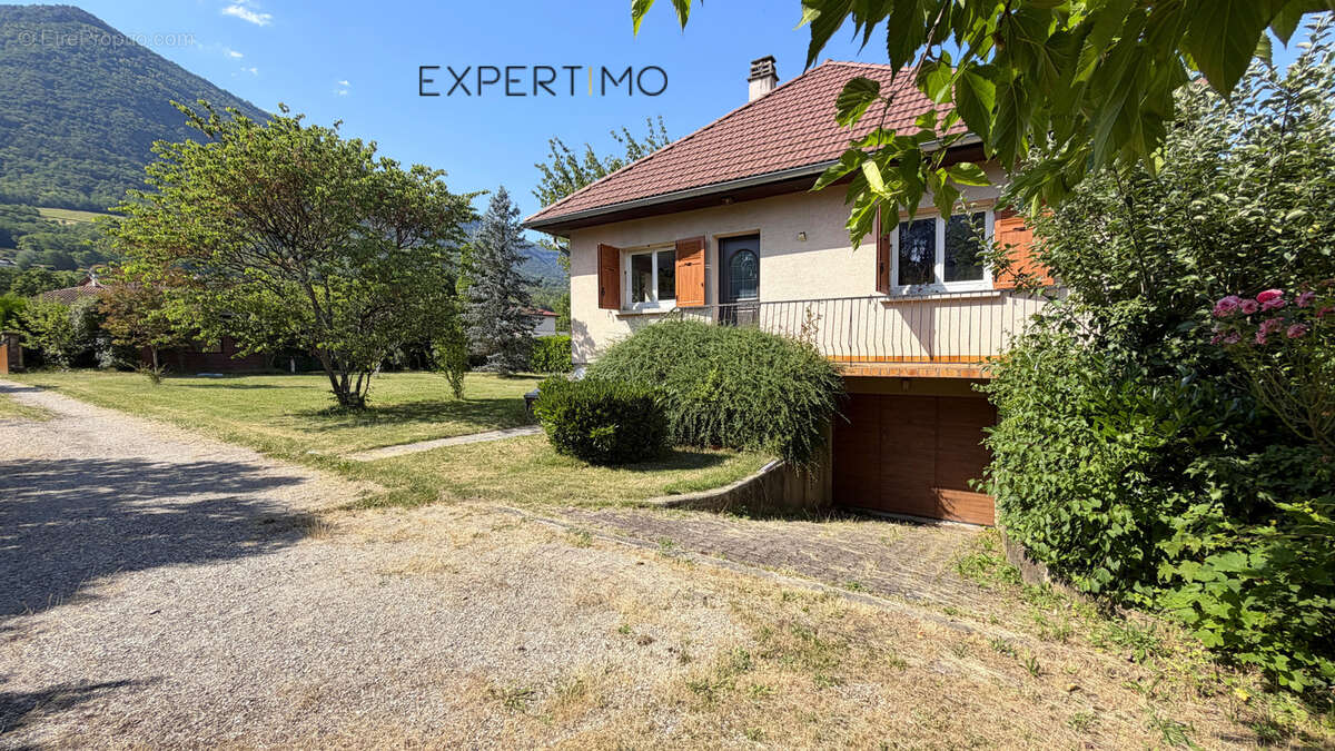 Maison à LA TERRASSE