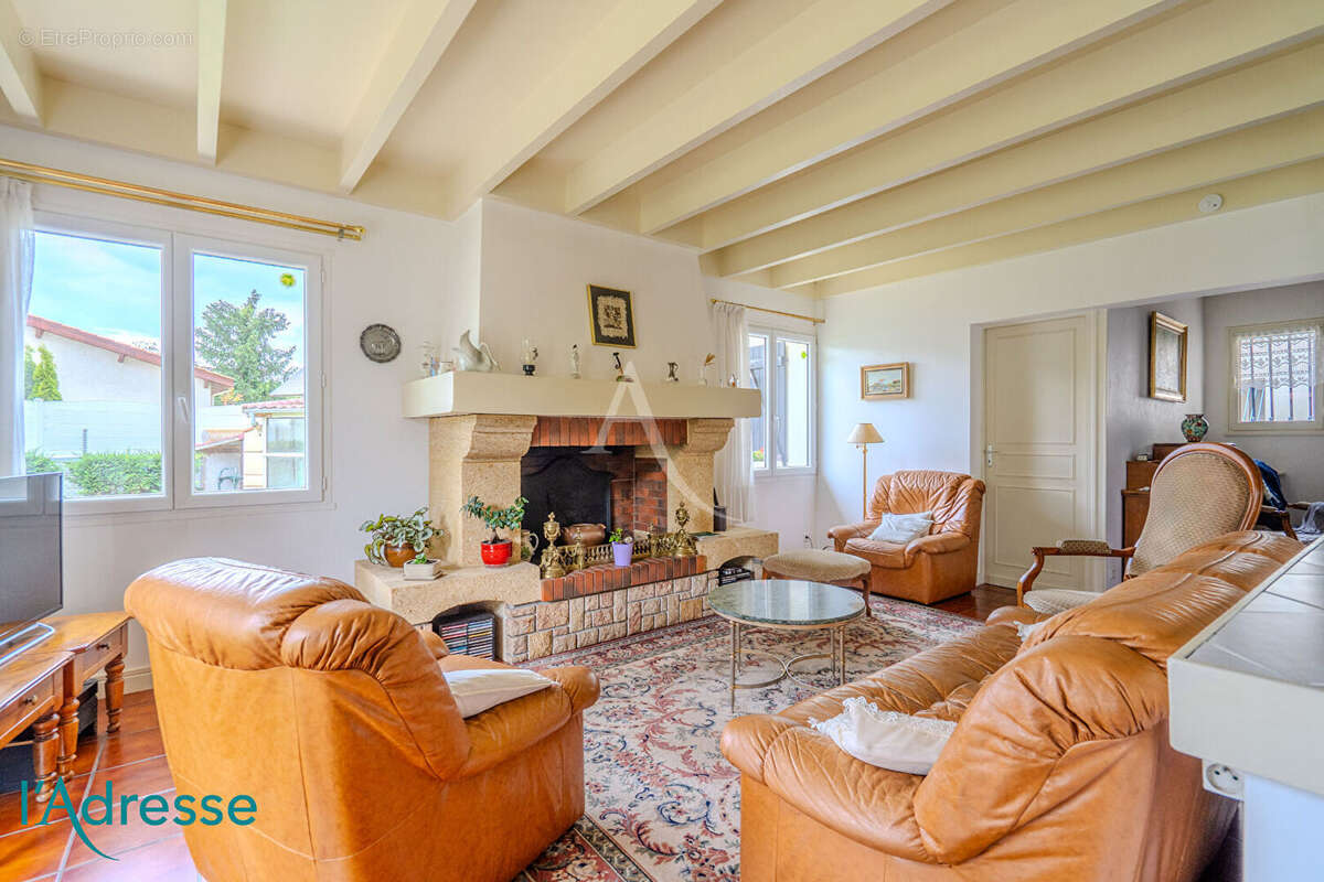CESTAS  - Maison familiale de 150m² avec jardin et double garage - photo 3