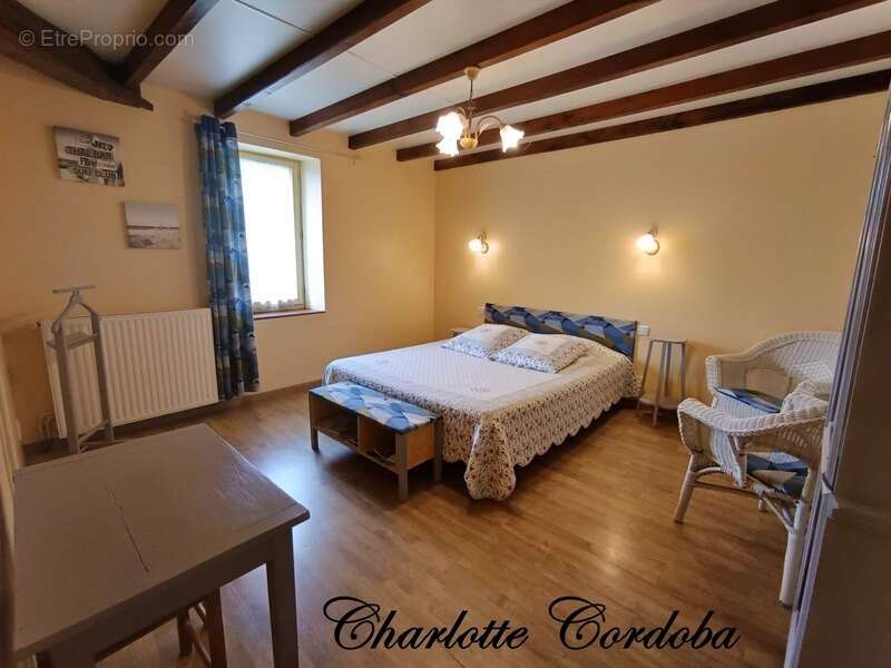 Maison à FEUGAROLLES