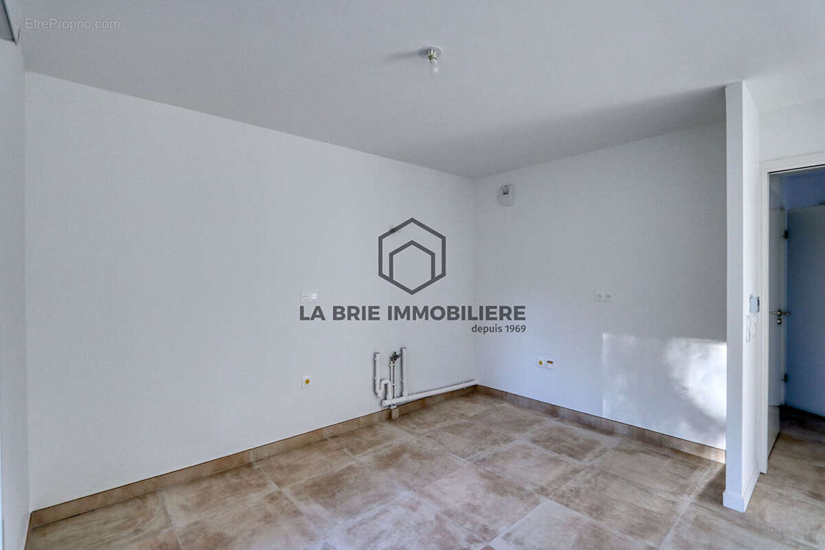 Appartement à RUBELLES