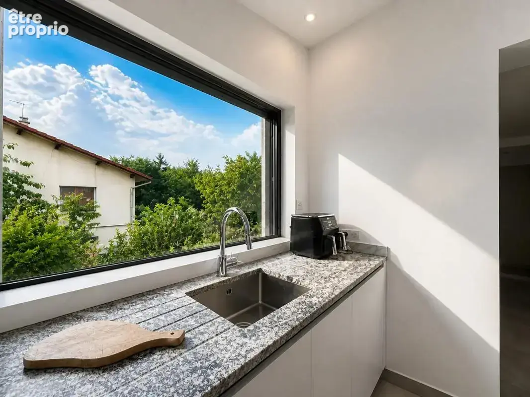 Maison de 9 pièces de 188 m² à Feyzin - photo 9