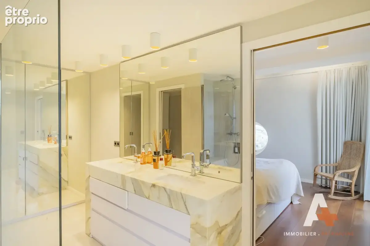 Duplex vue mer en dernier etage - t5 de 170m2 avec 2 parkings - 13007 marseille - photo 9