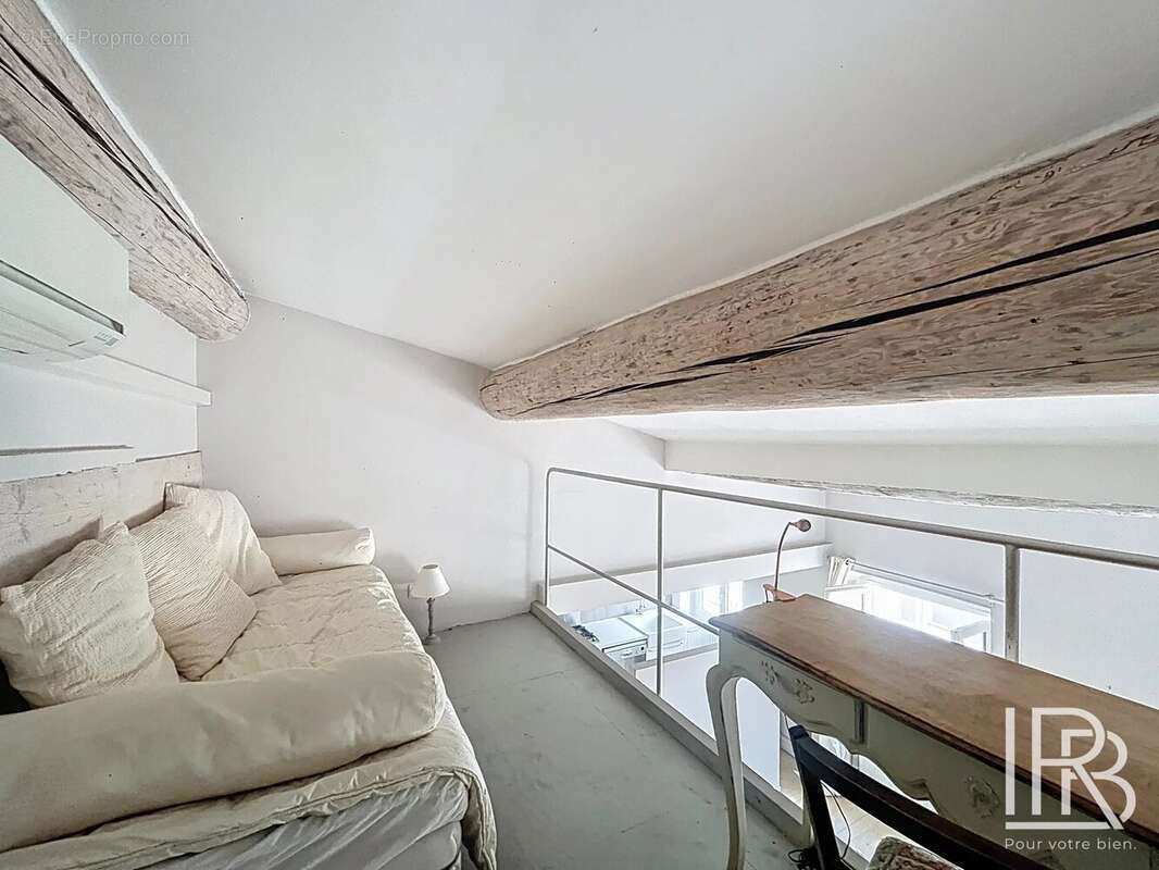 Appartement à MARSEILLE-1E