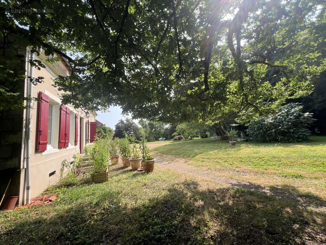 Maison à LE CHATELET