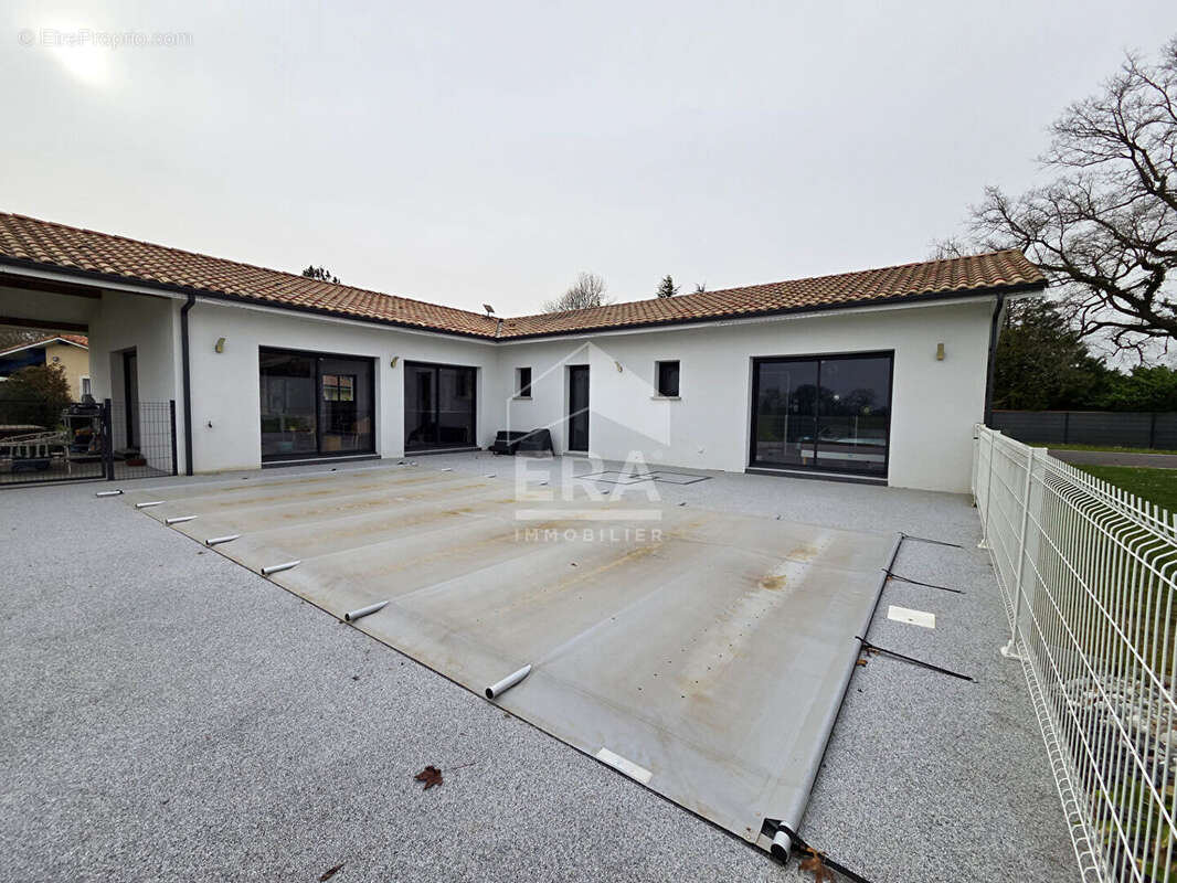 Maison à HAGETMAU