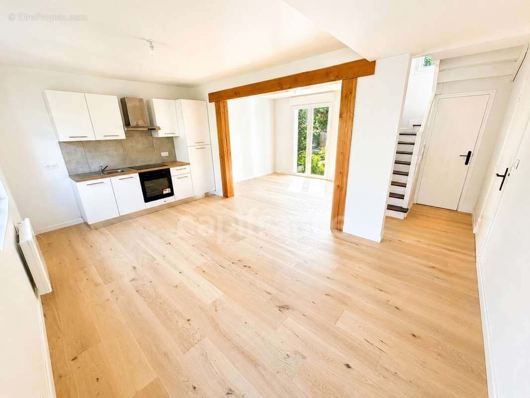Maison à vendre 6 pièces CARHAIX PLOUGUER (29) DPE C - photo 4