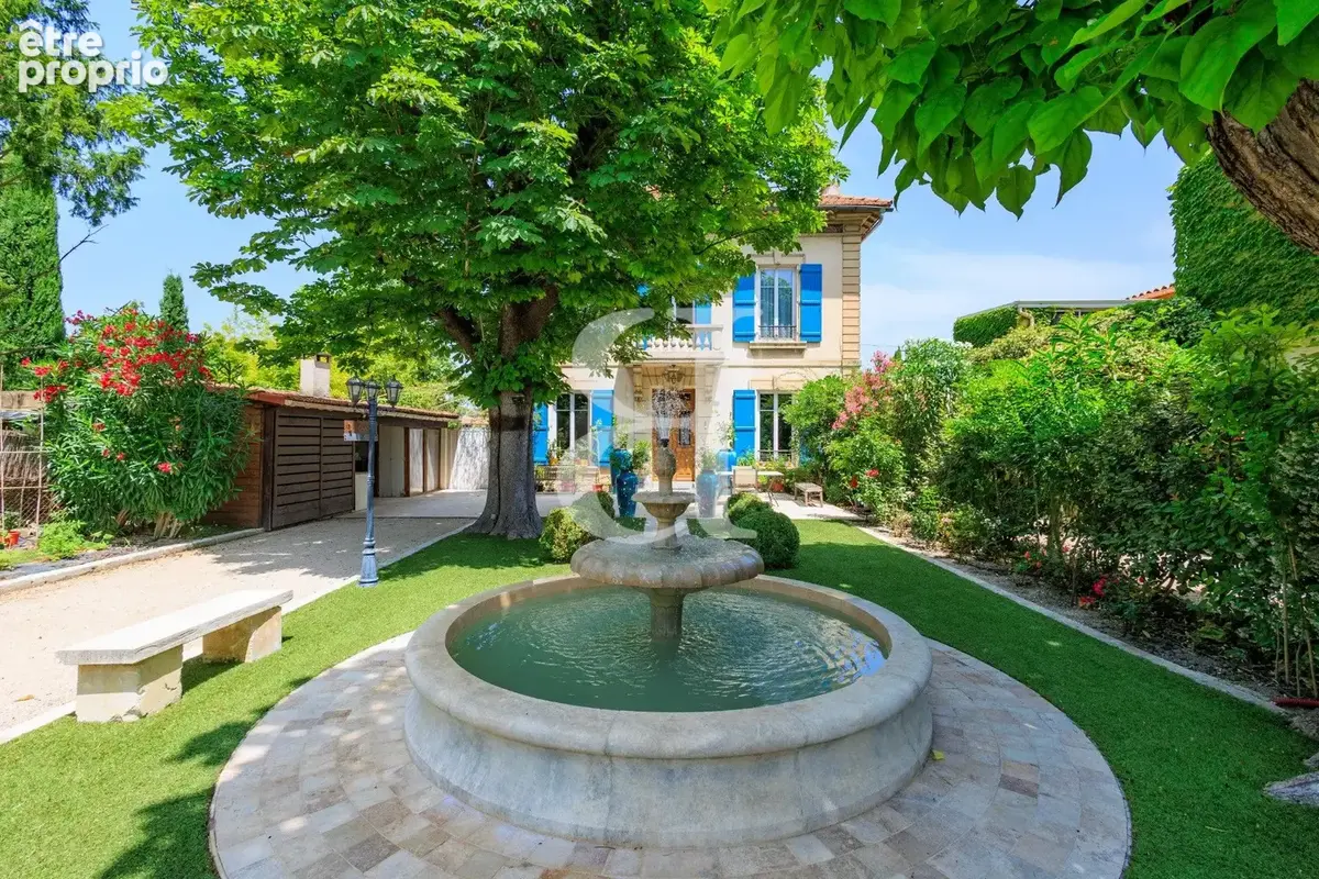 Maison 17 pièces 435 m² à vendre à L'isle-Sur-La-Sorgue (84800) - photo 1