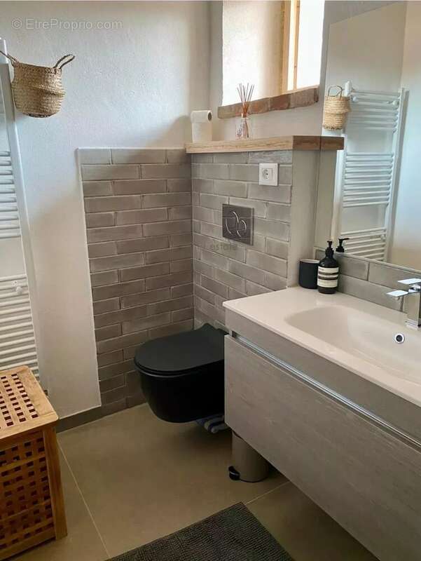 Maison à LE MONASTERE