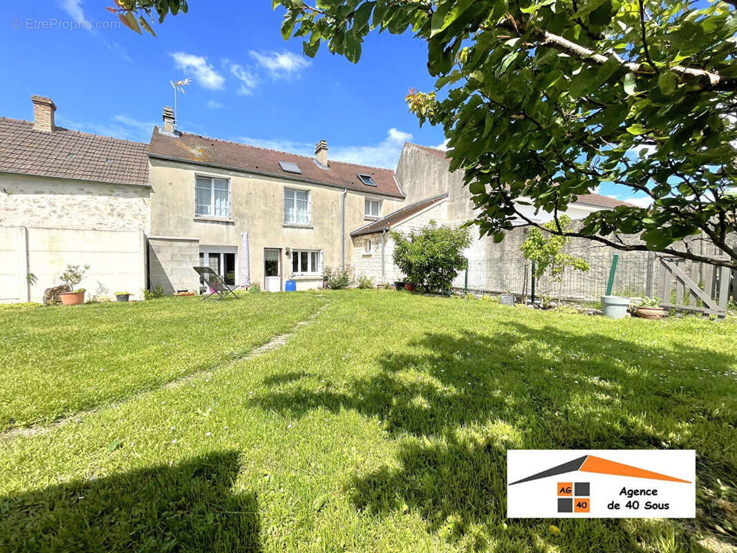 Maison 132 m2 (145 m2 au sol) avec jardin au centre du village de Bouafle - photo 12