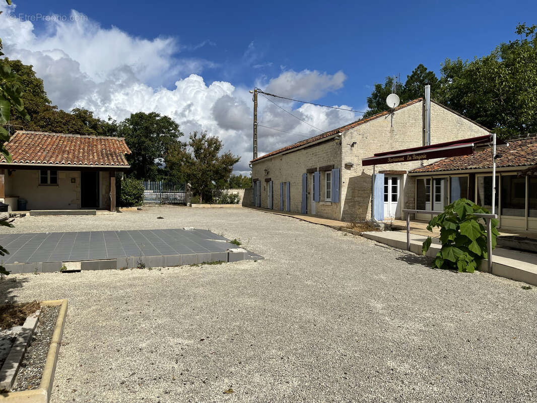 Maison à ROMAZIERES