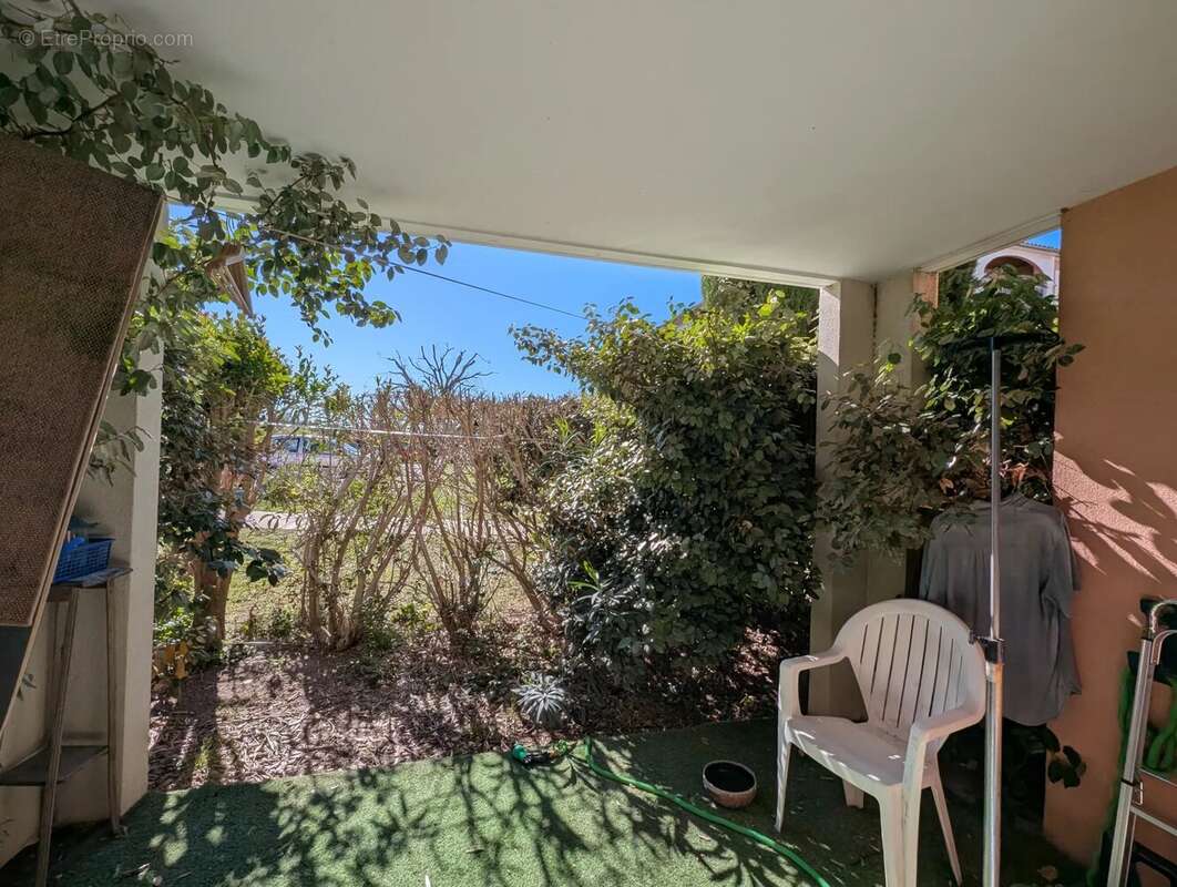 Appartement à FOURQUES